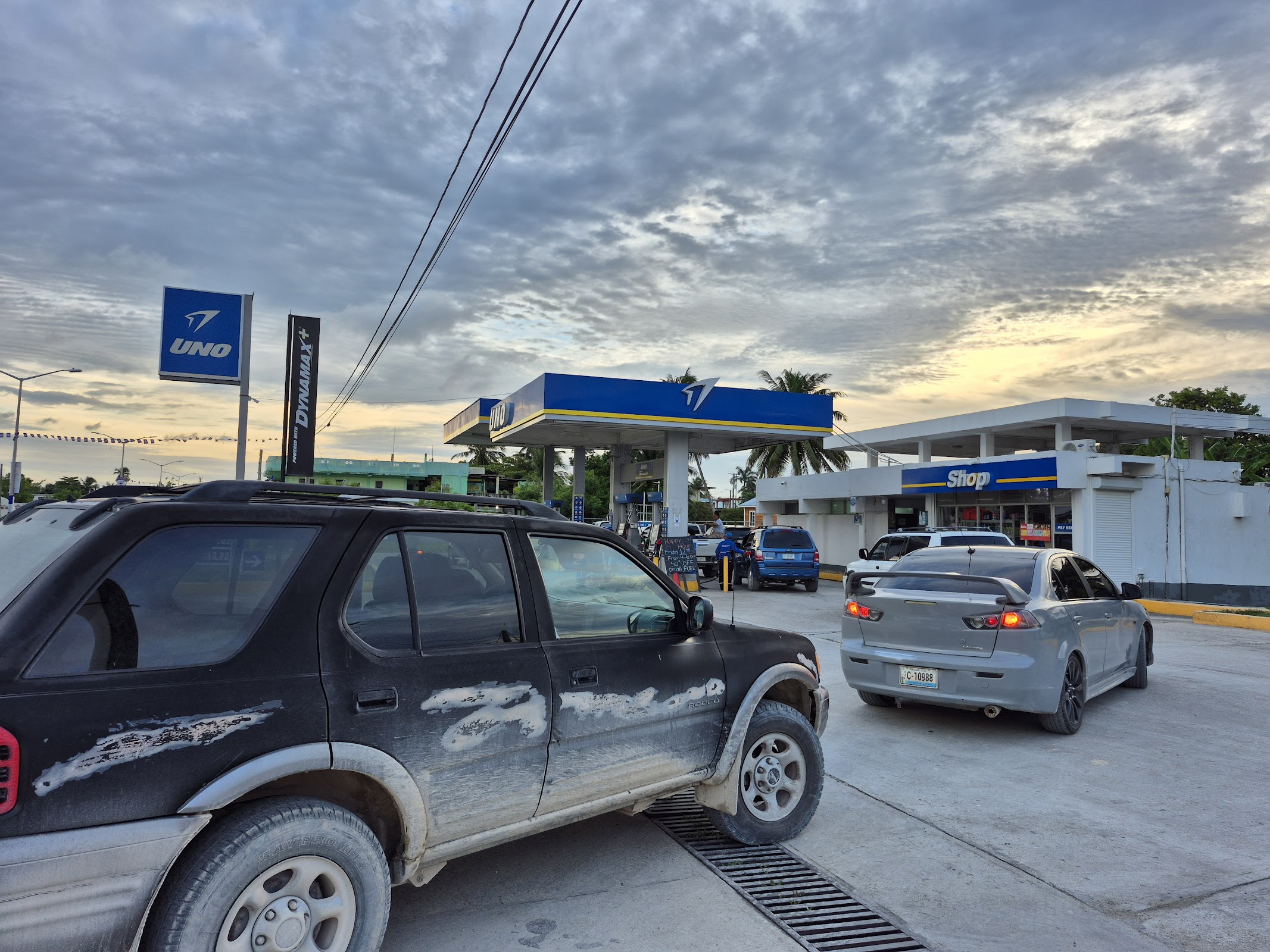 Uno Gas Station photo 2