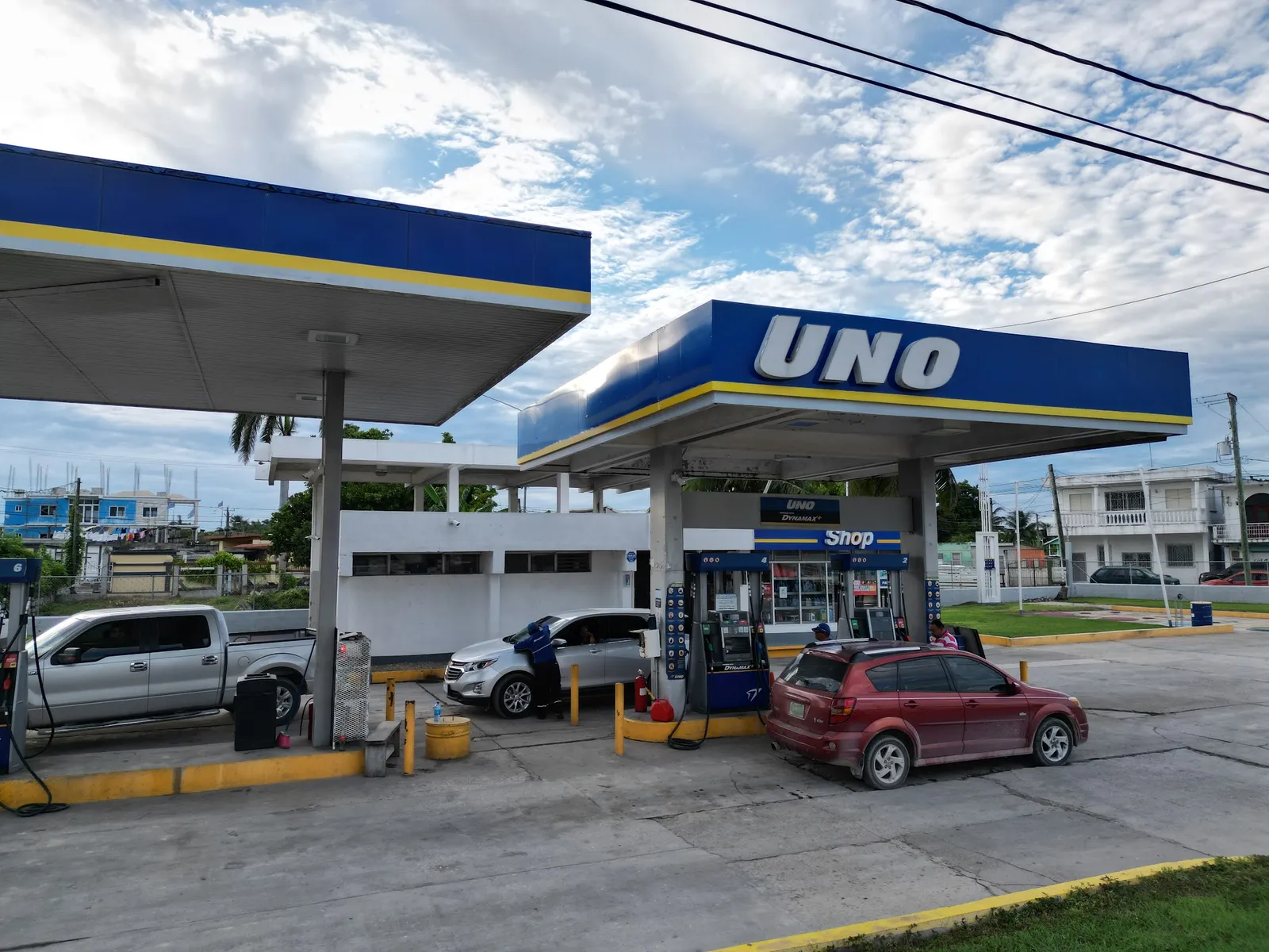 Uno Gas Station