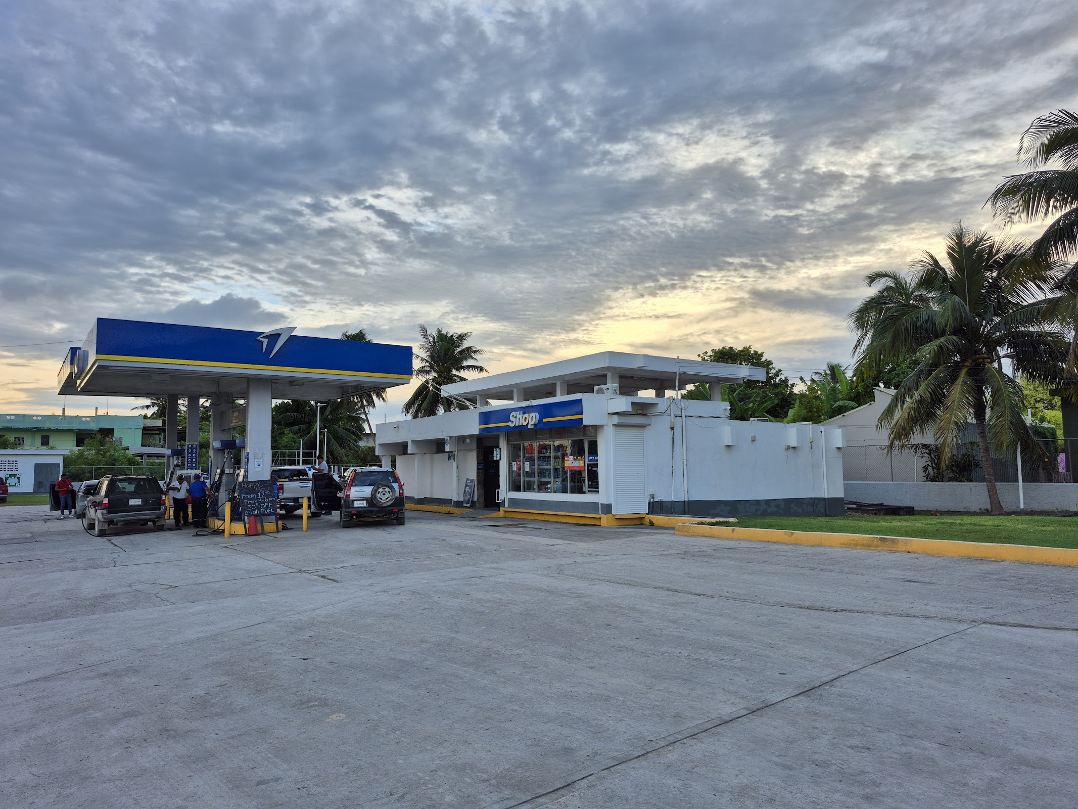 Uno Gas Station photo 3