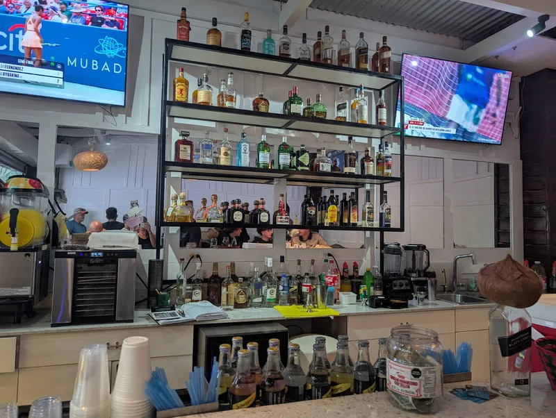 Johnny’z Bar