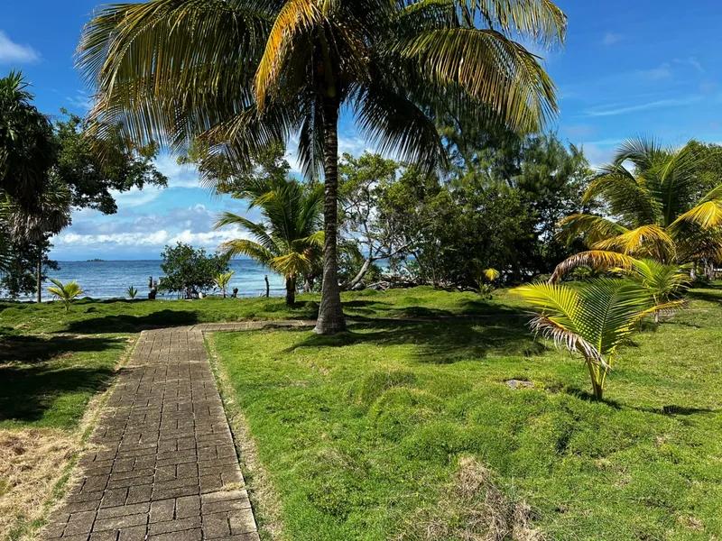 Long Coco Caye photo 2