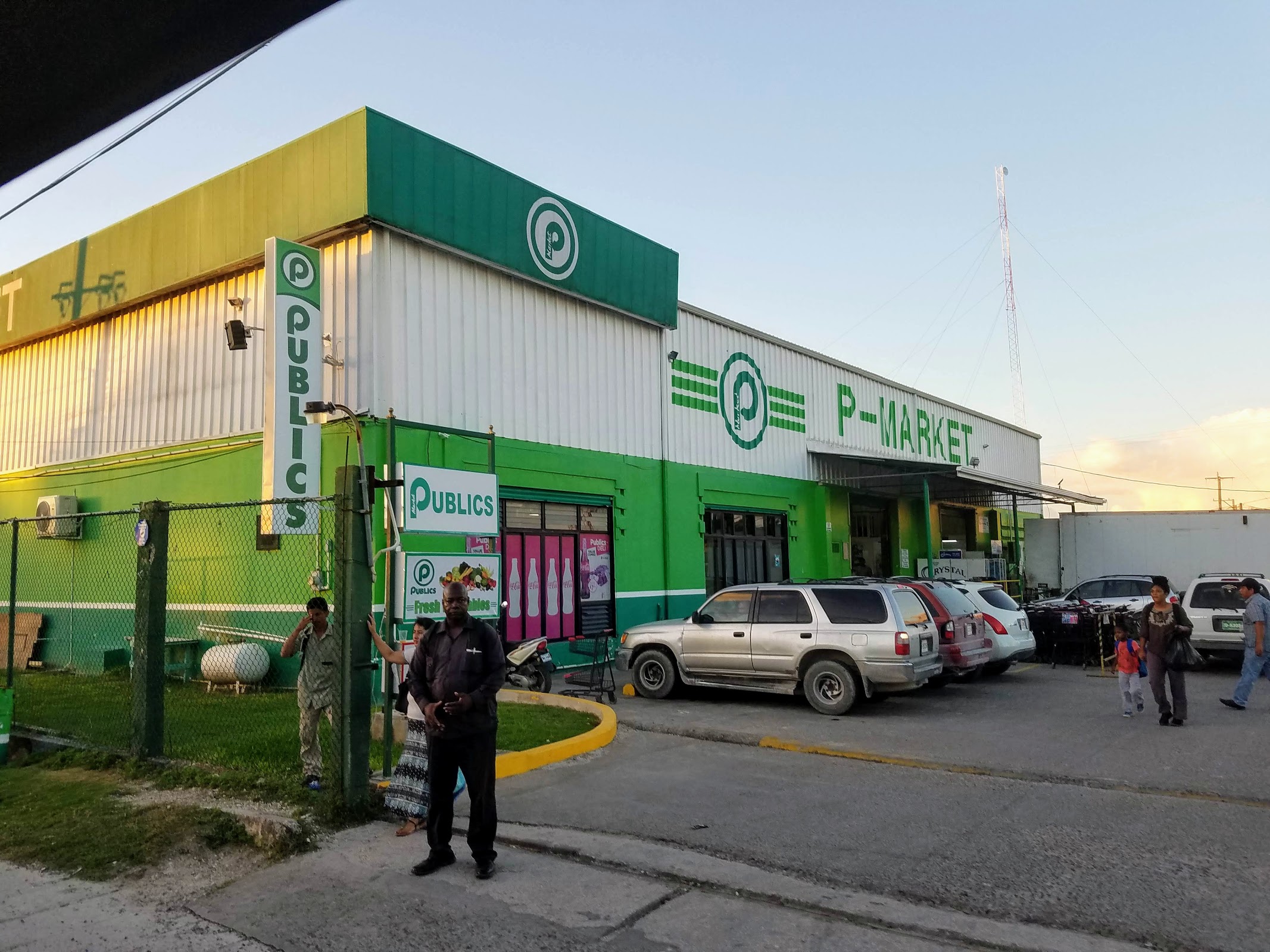 Publics Supermarket Highway