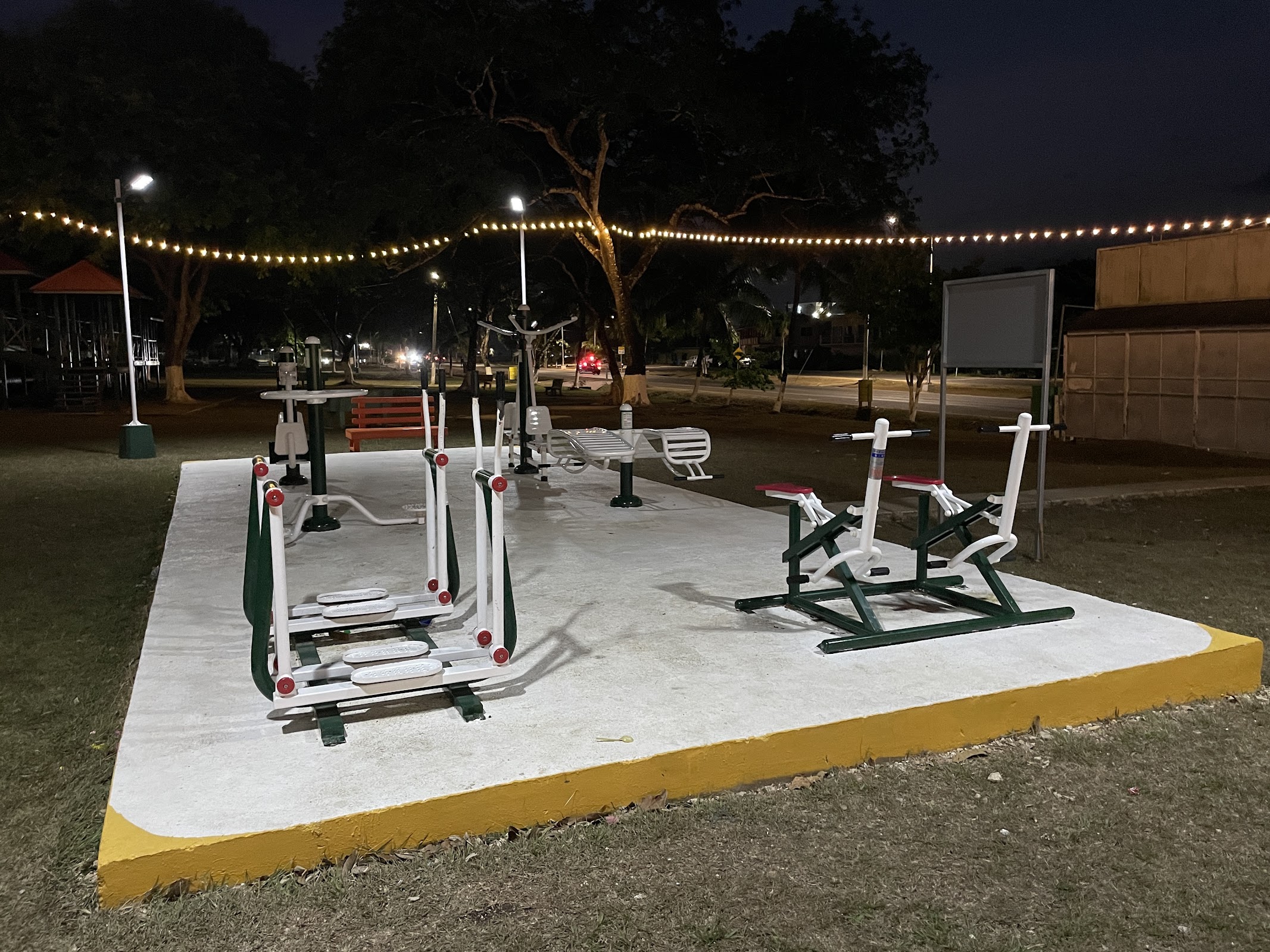 Outdoor Fitness Equipment photo 2