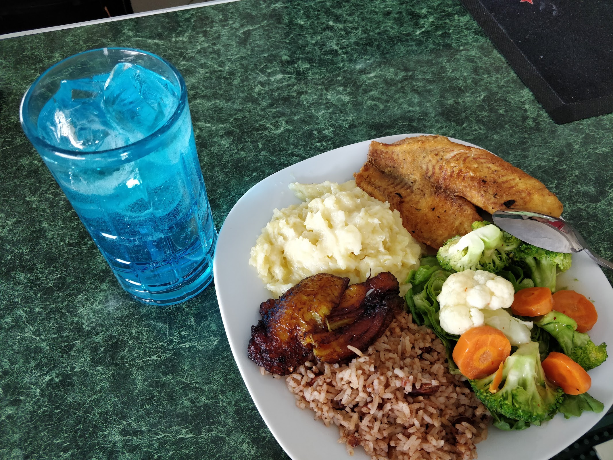 ROADSIDE DINER photo 7