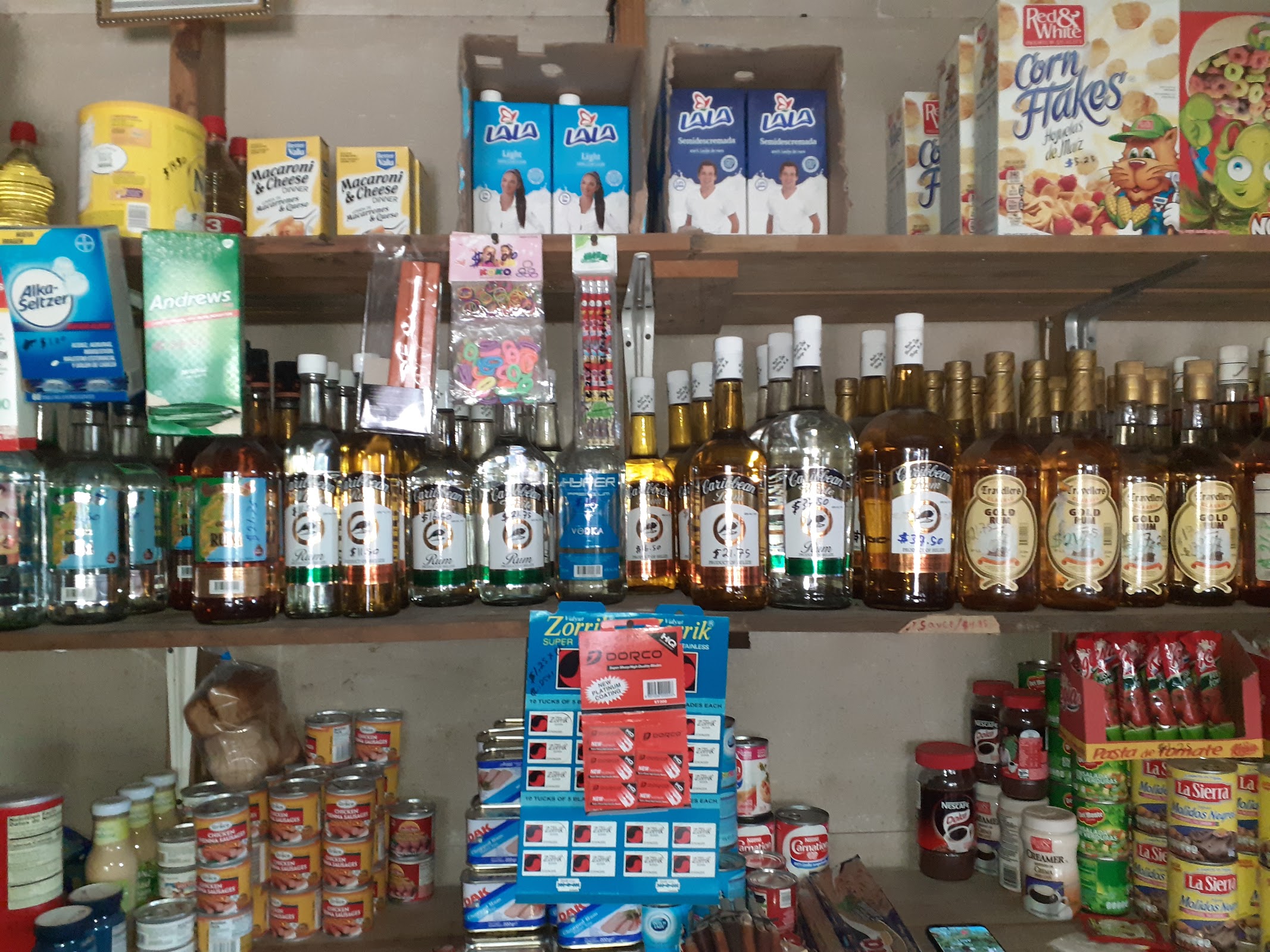 Hernandez Shop photo 2