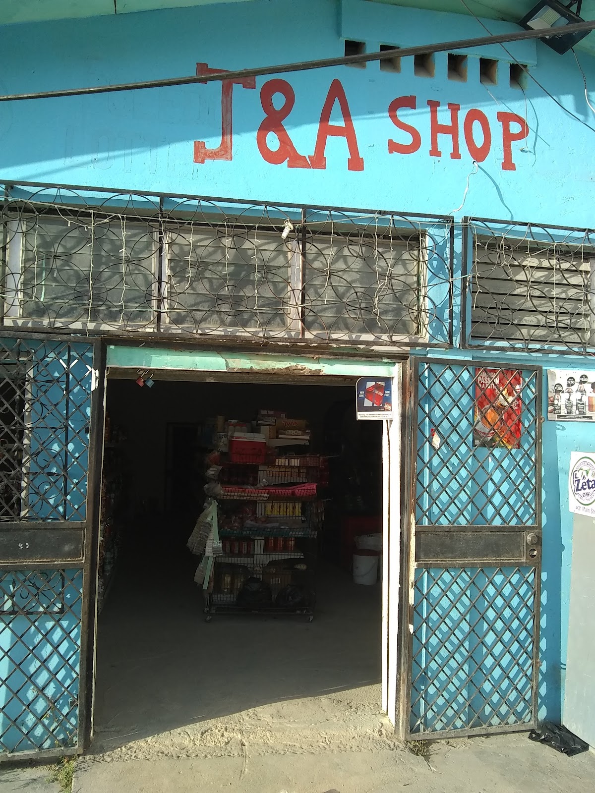 Selinas Bar photo 4