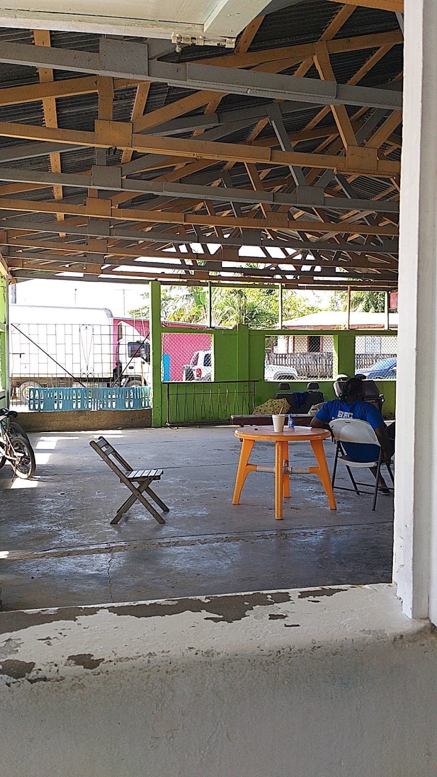 Selinas Bar photo 3