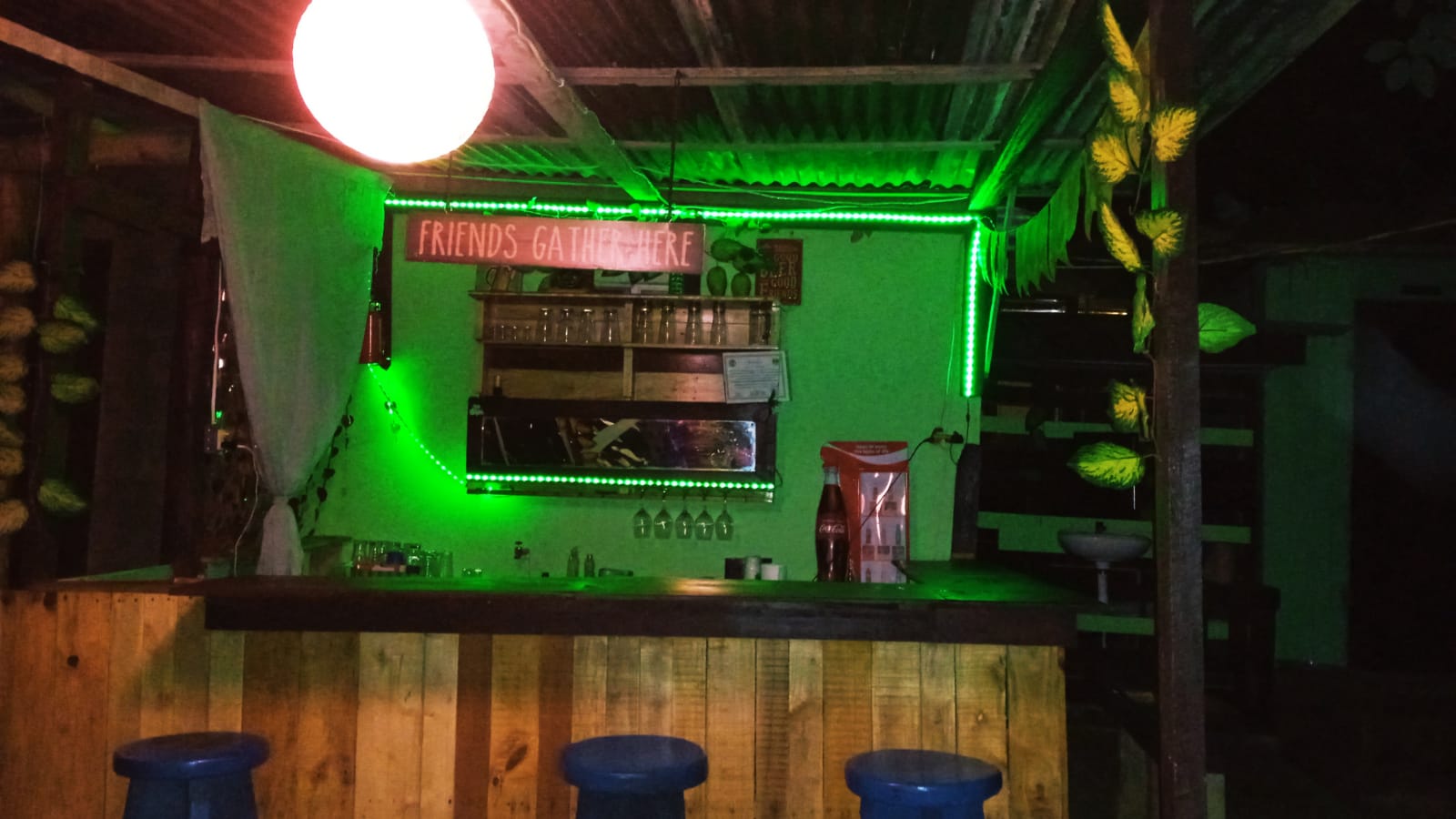 Yor's Back Yard & Grill photo 2