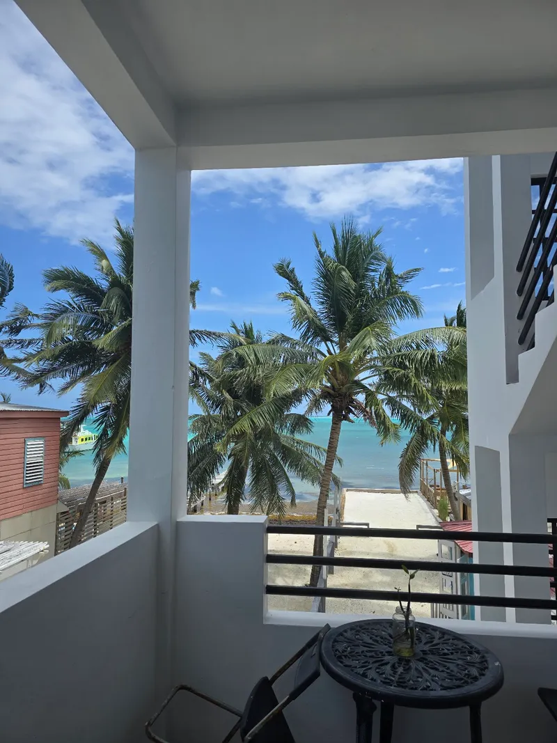 Sailwinds Beach Suites photo 3