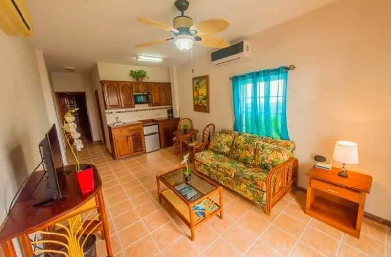 Sailwinds Beach Suites photo 2