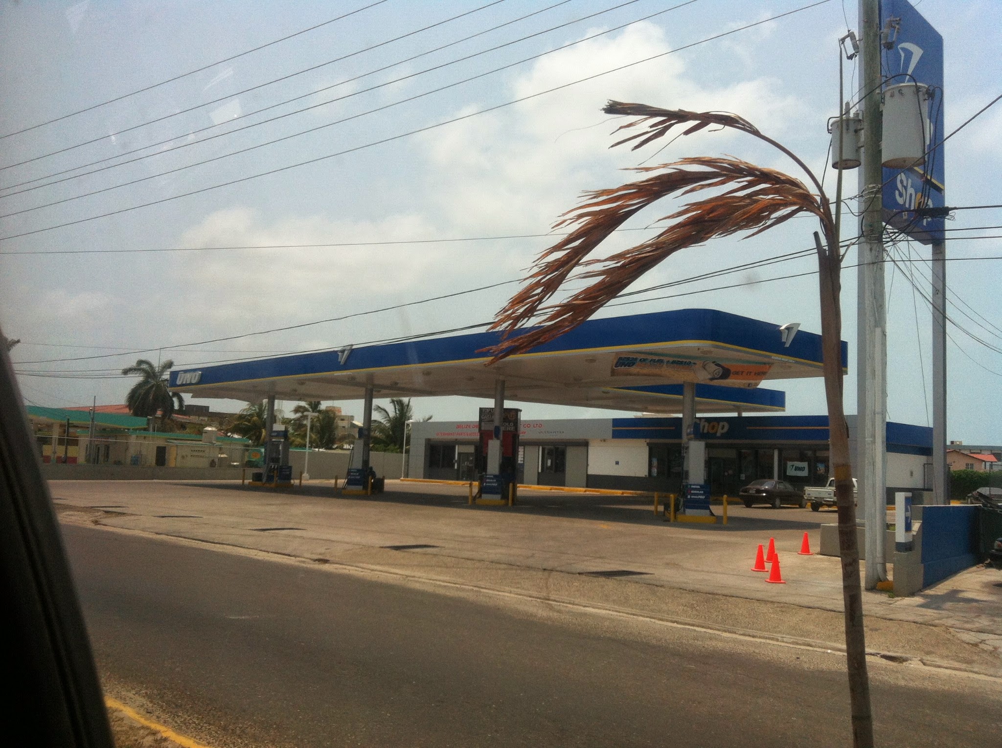 Uno Gas Station photo 8