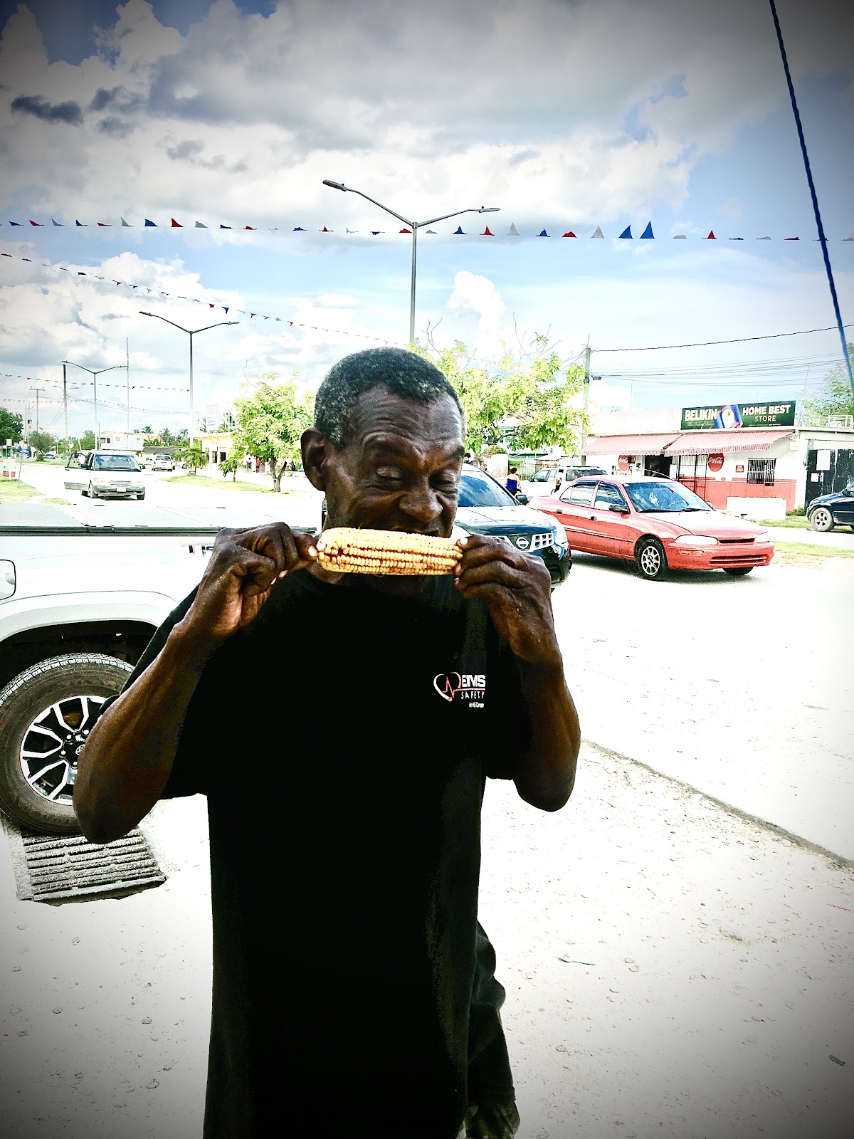 Ed's Juicy Corn photo 4