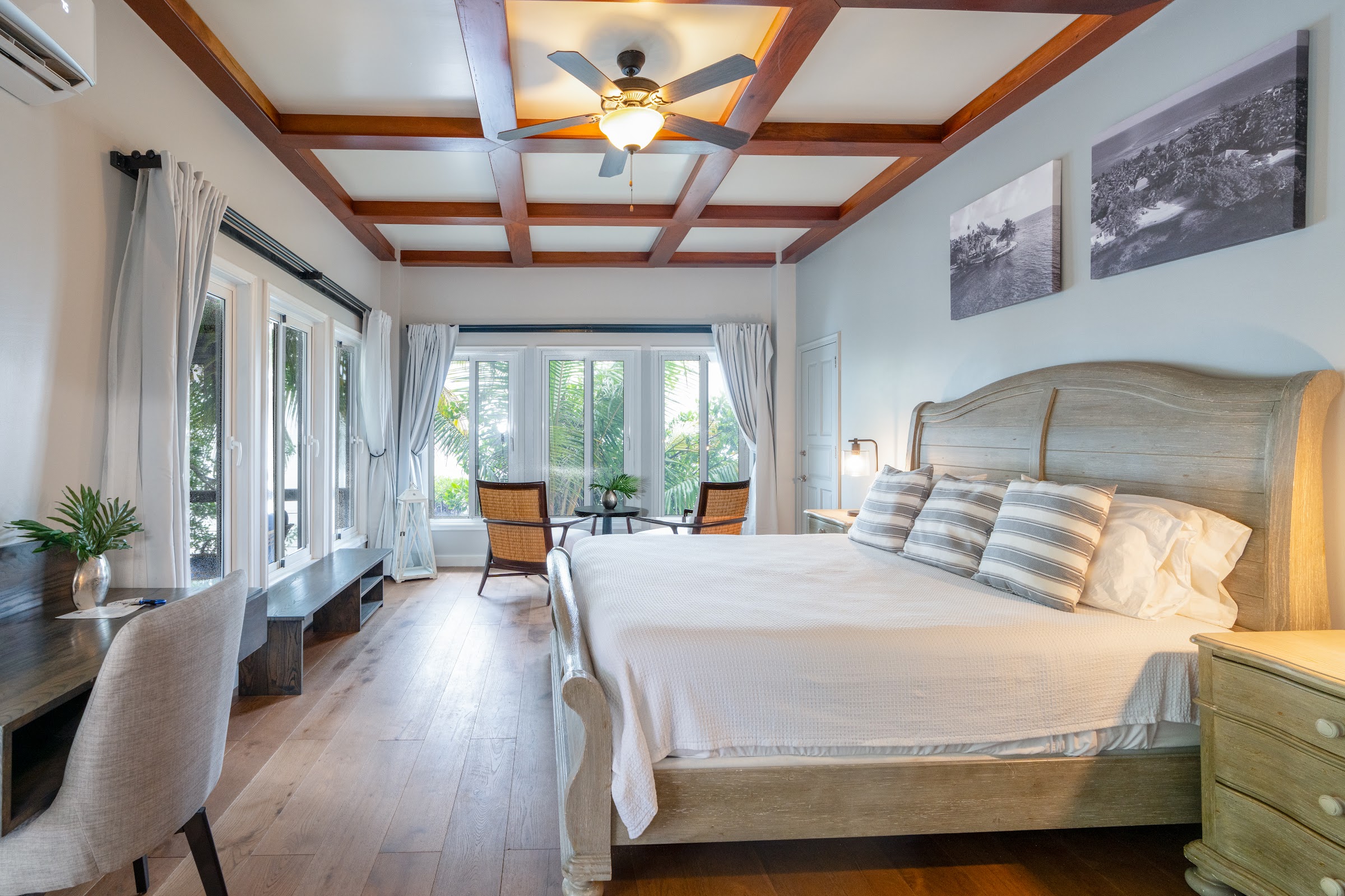 Ray Caye Island Resort photo 2