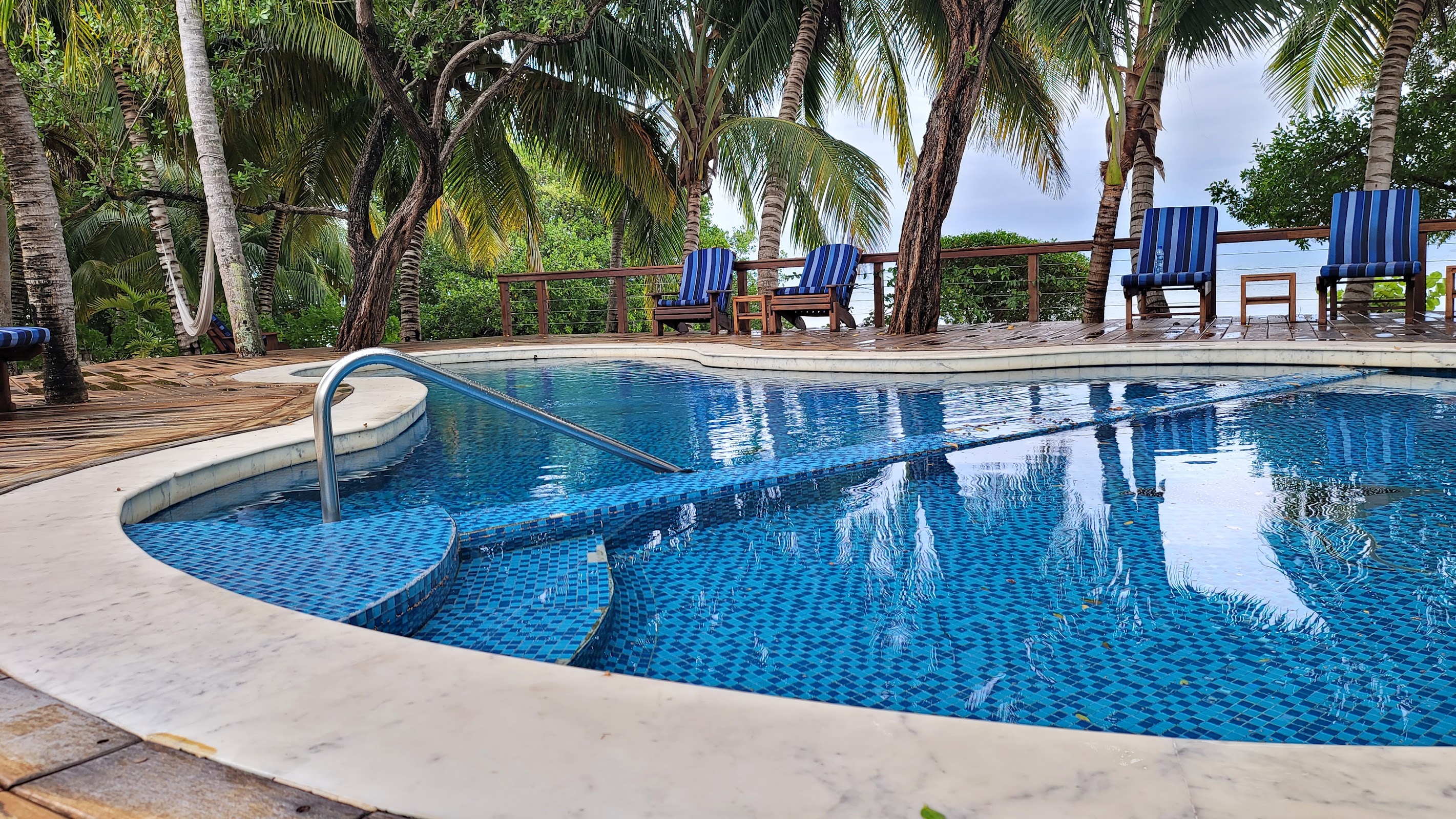 Ray Caye Island Resort photo 3