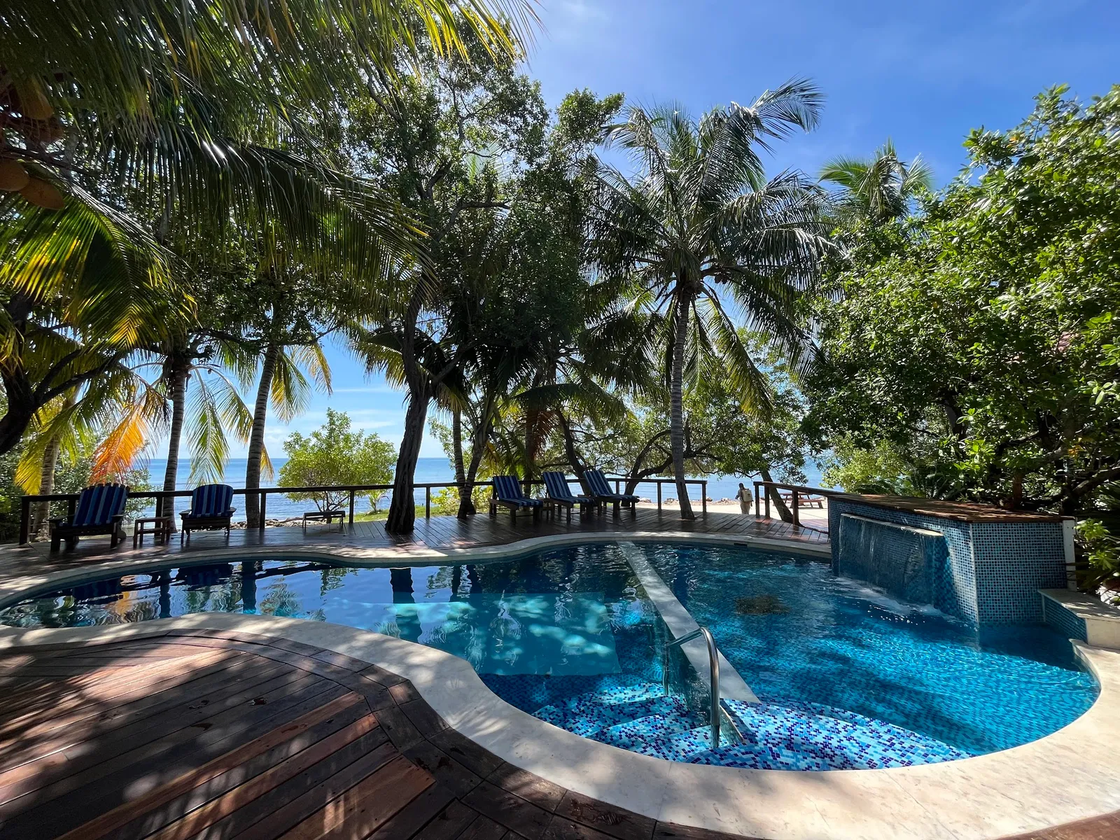 Ray Caye Island Resort