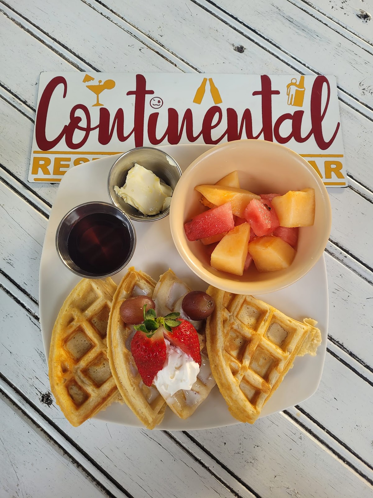 Continental Restaurant and Bar photo 3
