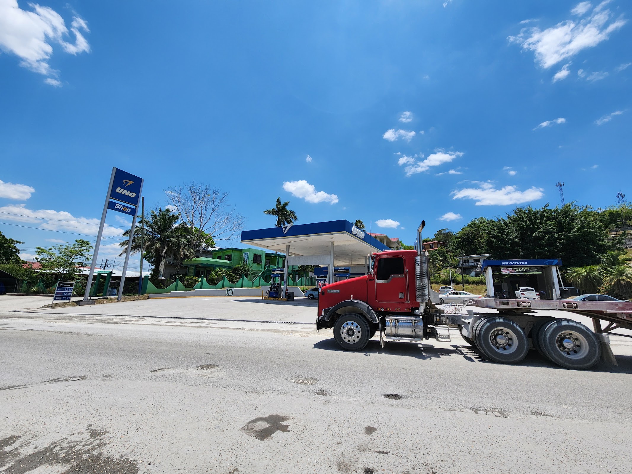 Uno Service Station photo 3