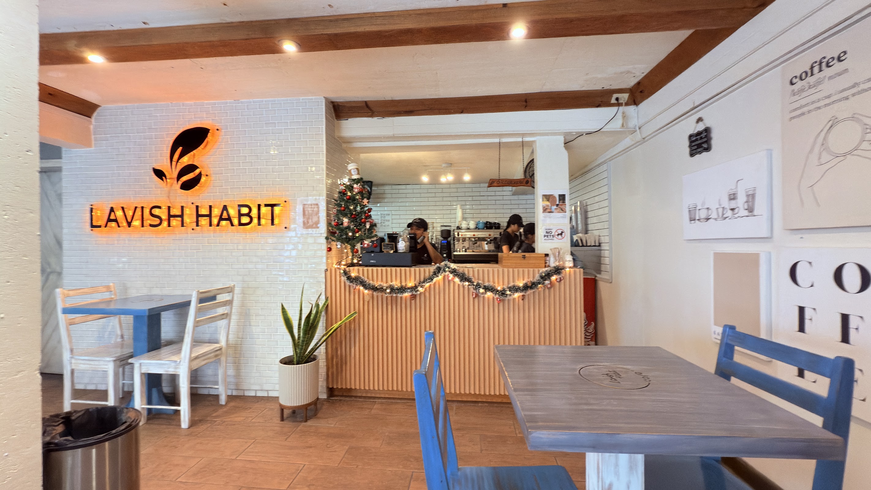 Lavish Habit Café photo 4