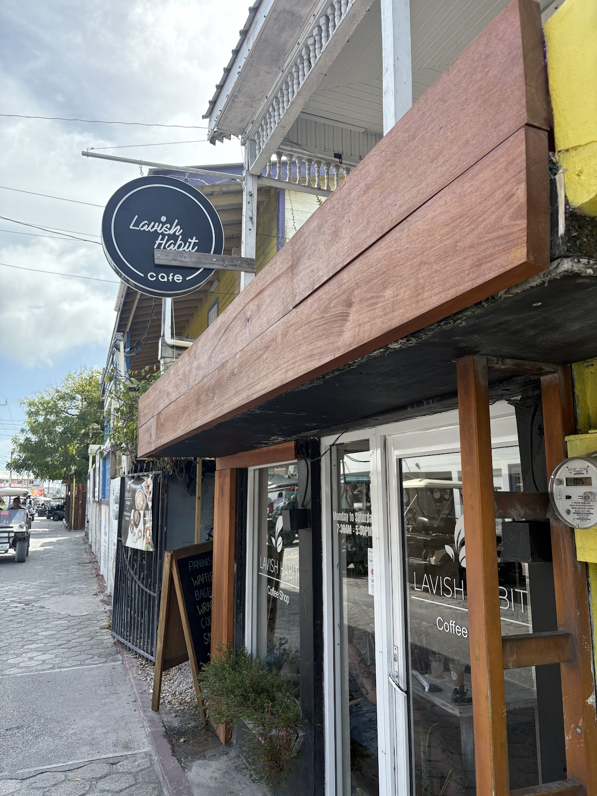 Lavish Habit Café photo 7