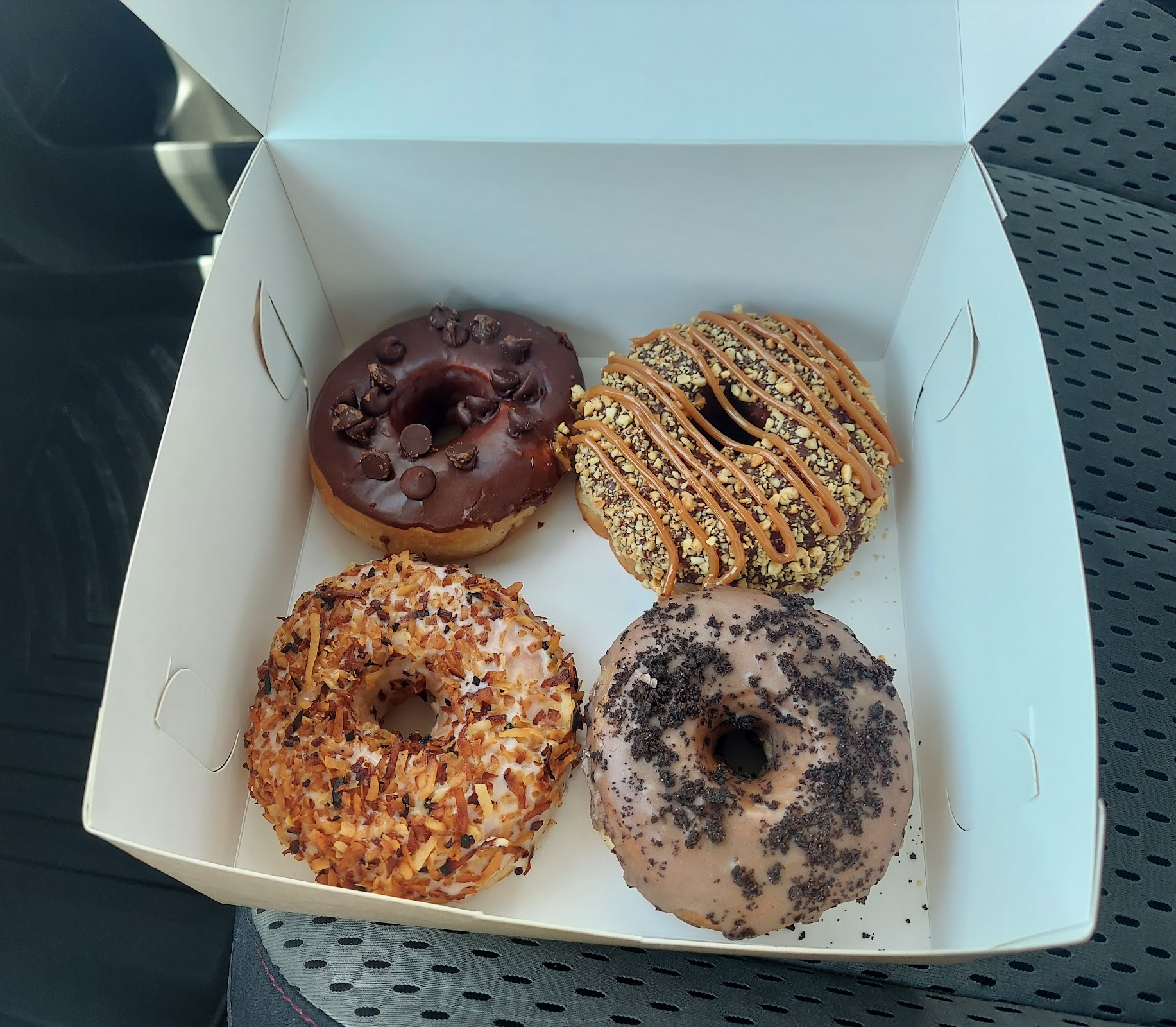 Dotbox Donut photo 4