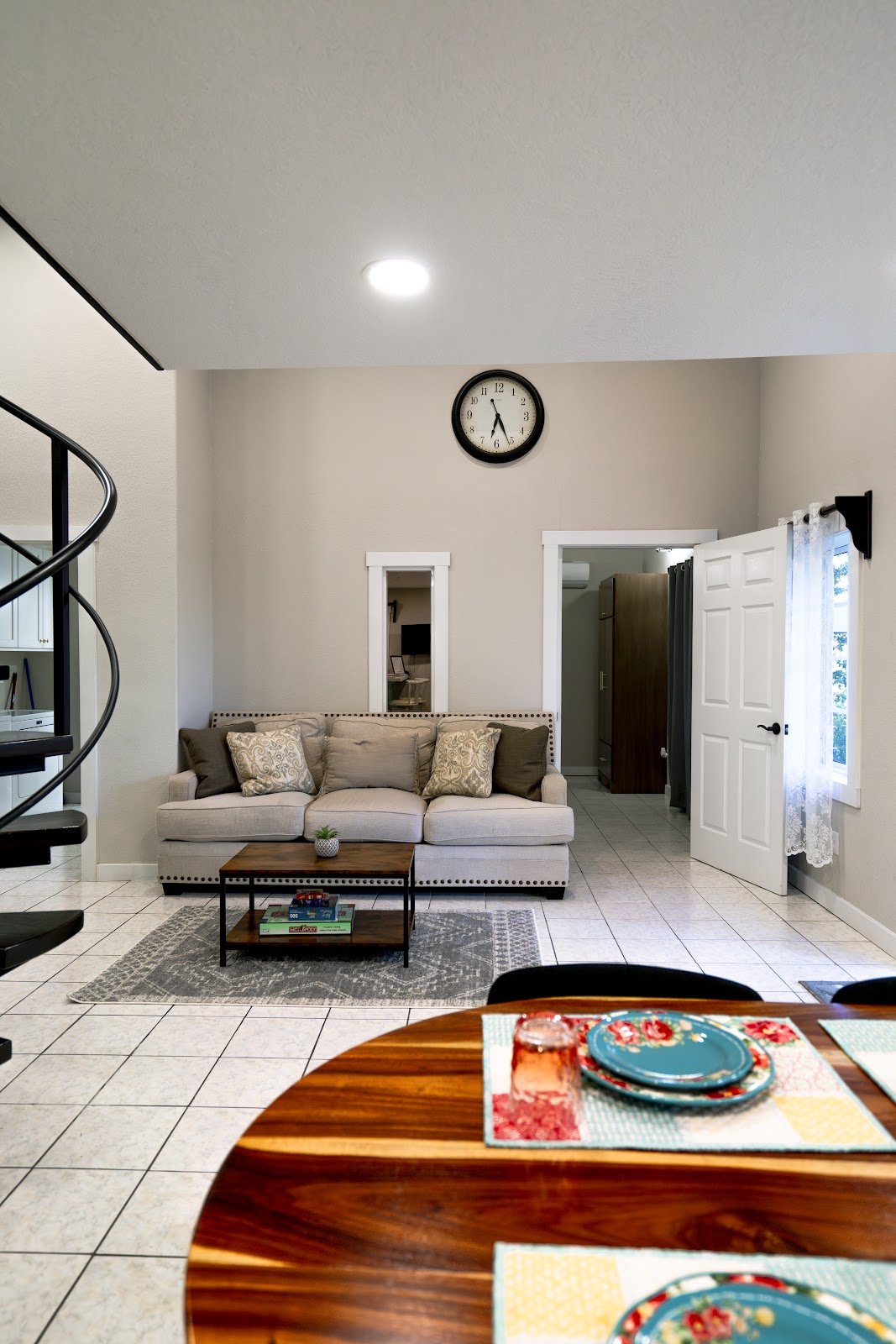 Oakridge Apartment photo 6
