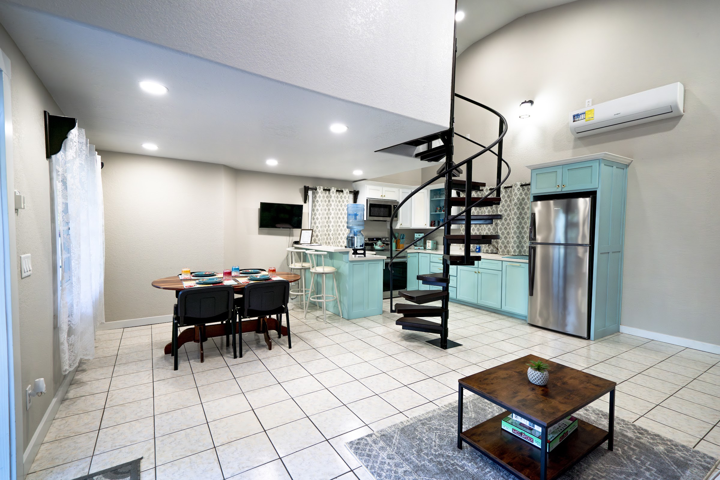 Oakridge Apartment photo 3