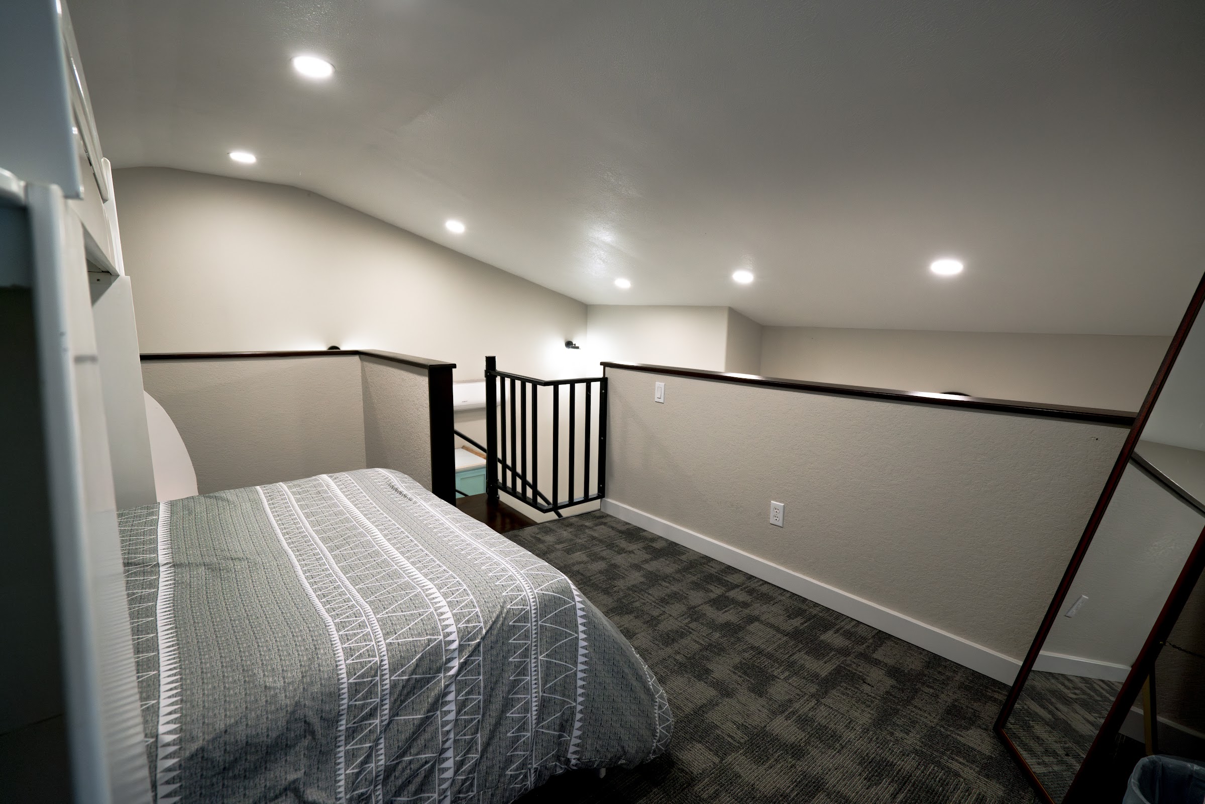 Oakridge Apartment photo 2