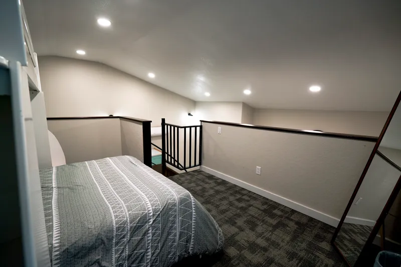 Oakridge Apartment photo 2