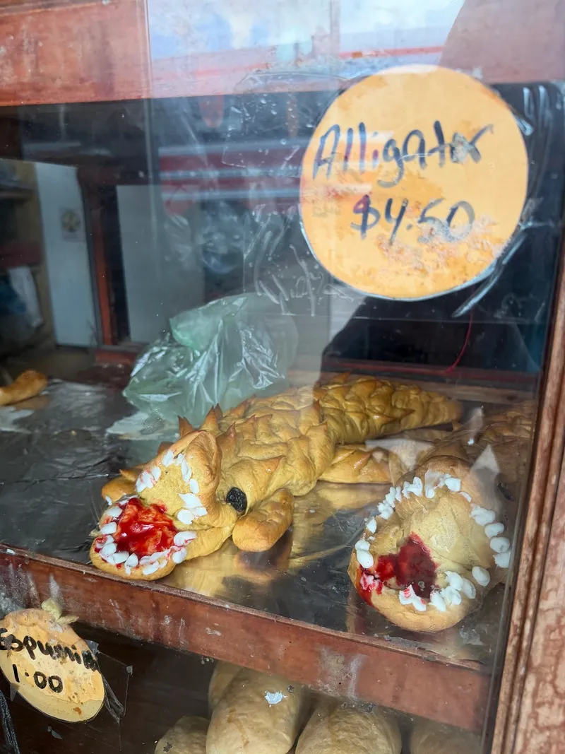 La Popular Bakery photo 3