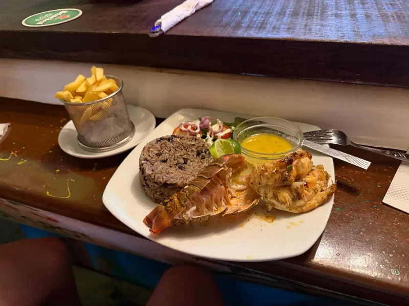 Ella's Restaurant/cool spot photo 3