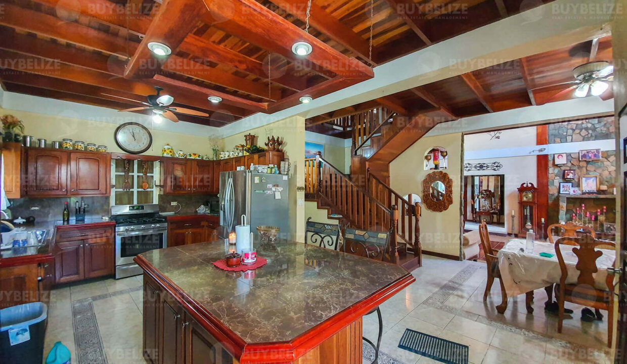 1 Acre property with 6 Bed 4 Bath House for Sale in Orange Walk Town Belize