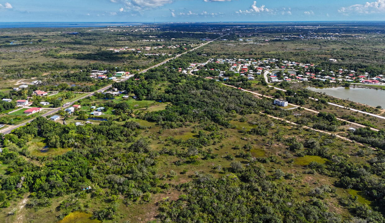 28 Acres with Highway Frontage beside Los Lagos Community, Belize