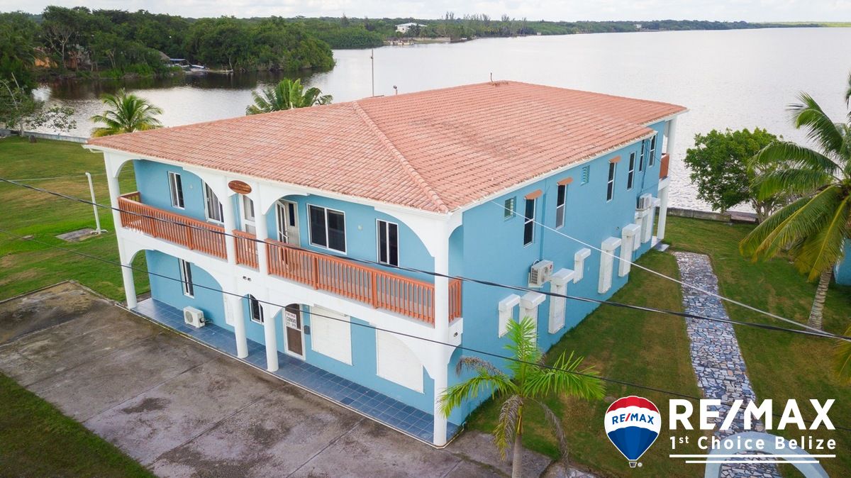 3 Bdr. Waterfront Condo in Gated Community