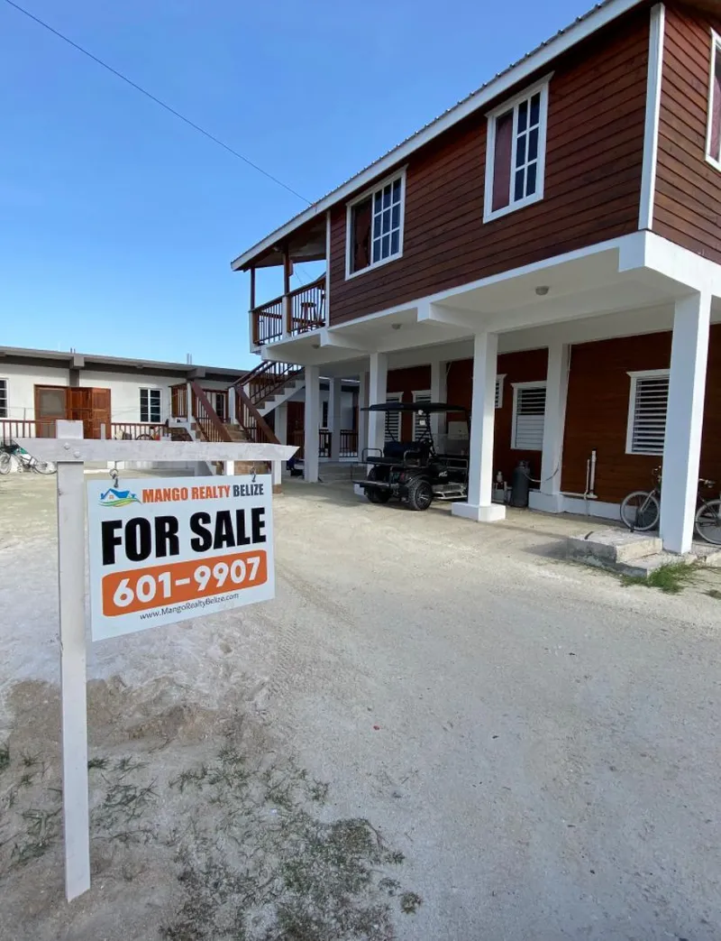 3 BEDROOM HOME W/ 9 STUDIO APARTMENT RENTALS, CAYE CAULKER