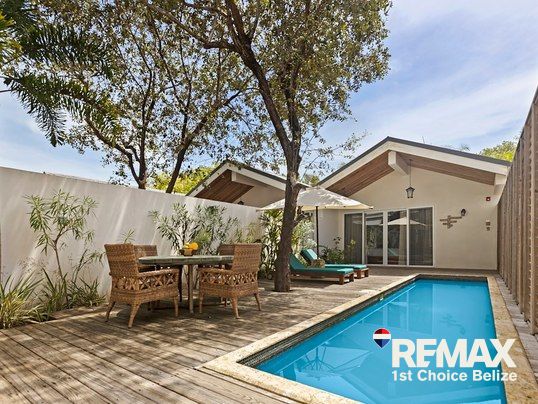HL - C3328C - 3-Bedroom Villa Beachfront on the Placencia Peninsula