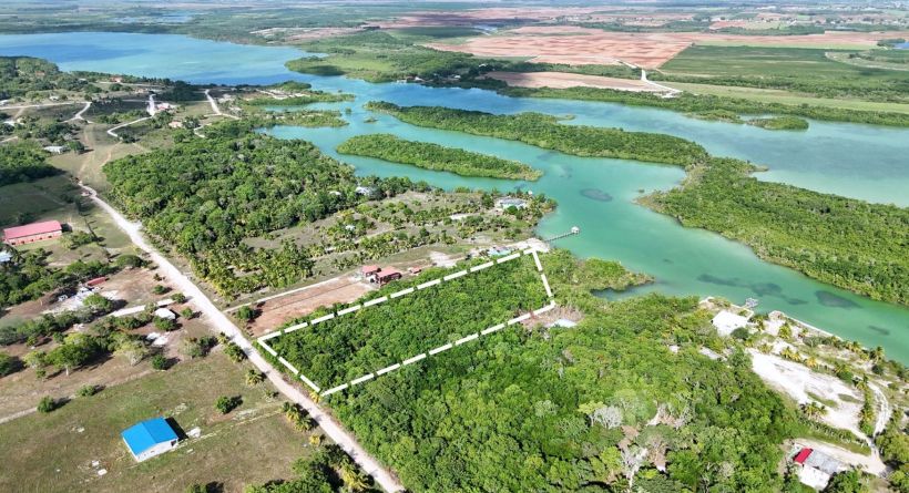 4 Acres Waterfront Land on Progresso Lagoon, Corozal, Belize – Prime Investment
