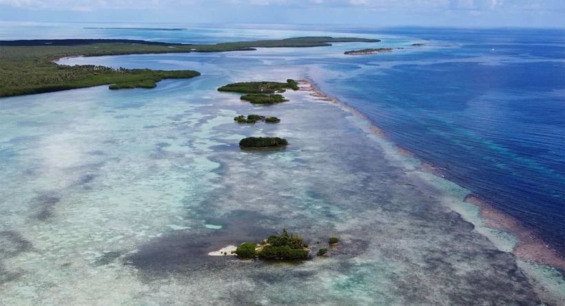 40 Acre Turneffe Atoll Peninsula with 5 Islands in the Grassy Caye Range