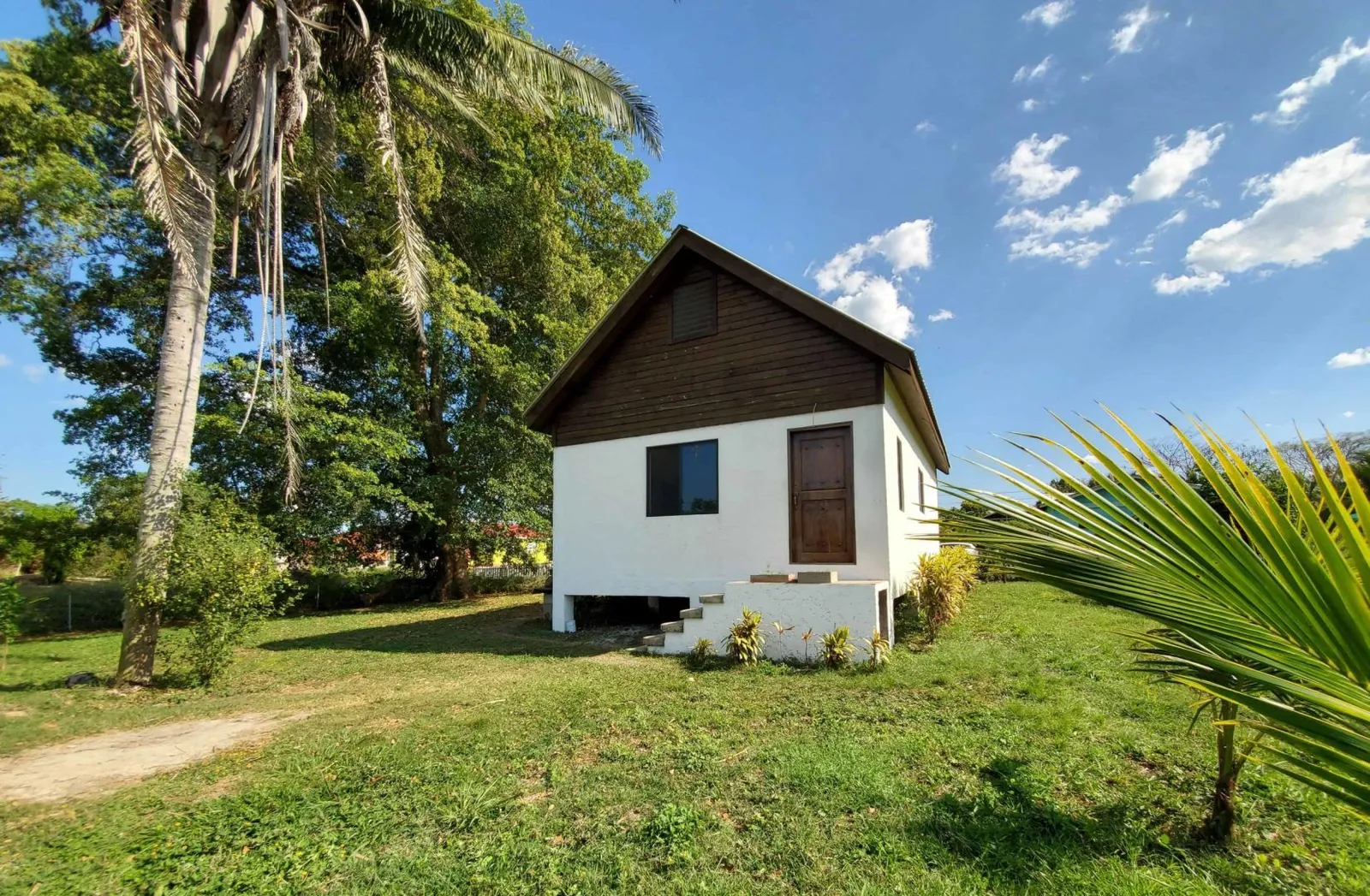 #4042 – Casita Blanca – Picture Perfect Two-Bedroom Home with Income Potential near downtown San Ignacio