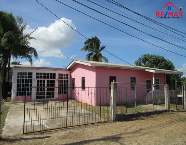 #4009 – Belize Income Potential 3 Bedroom Home + Studio Apartment