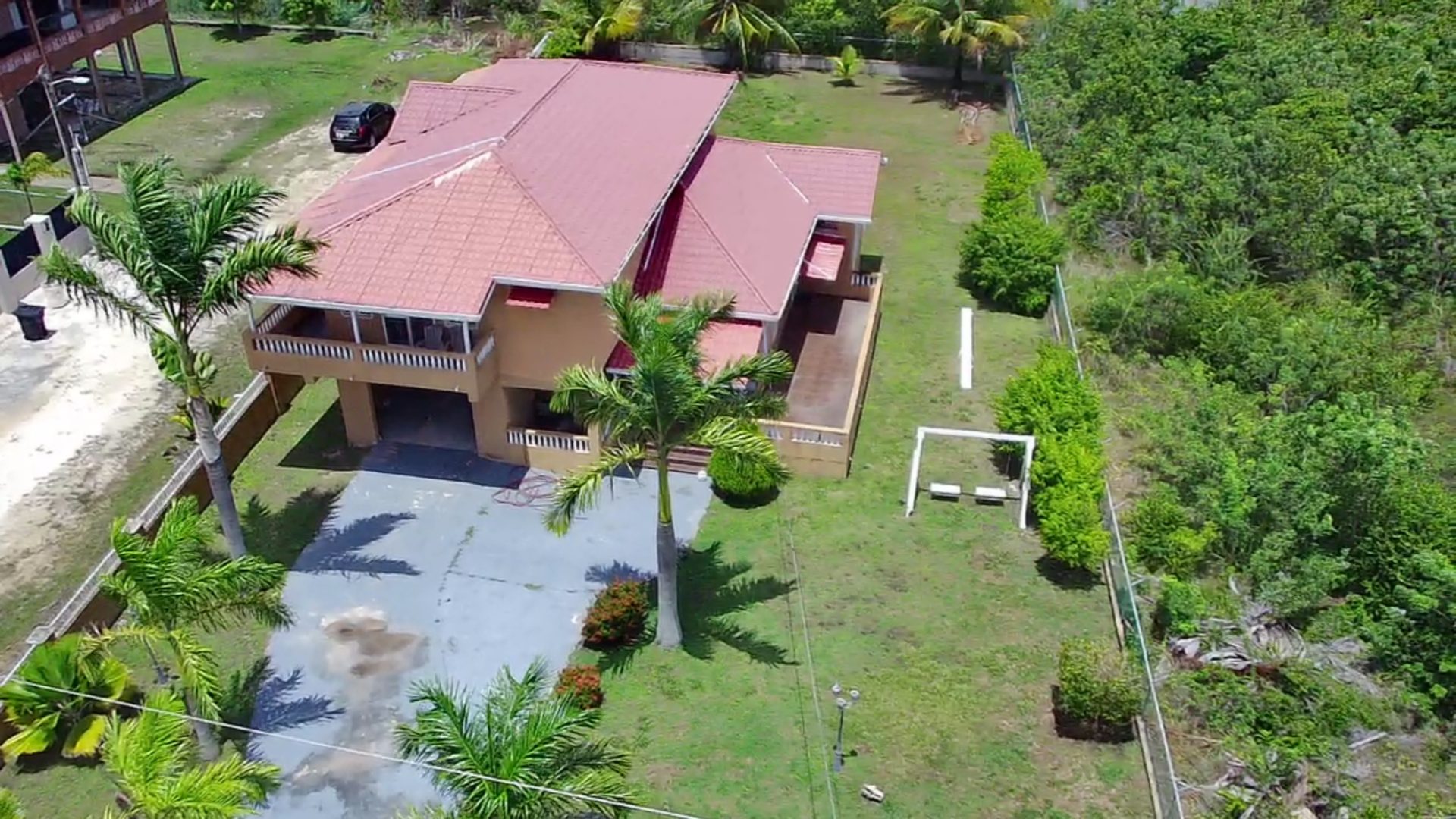 Huge Mansion Property in Lake Garden For Sale