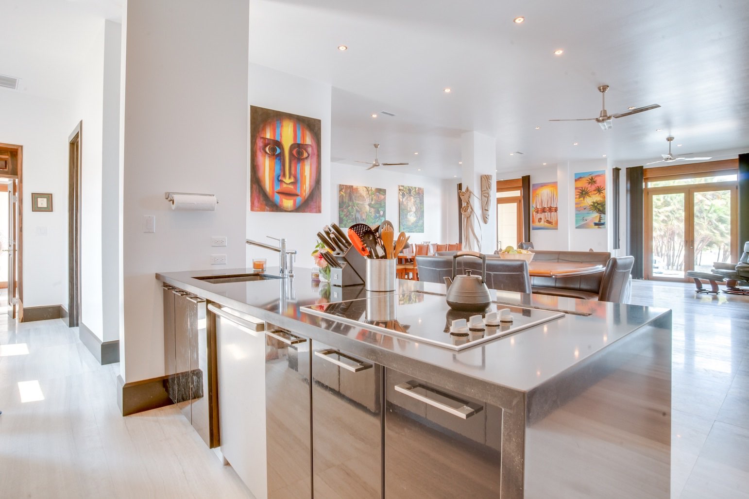 Drop Dead Oceanfront 3 br condo in a Marina Community