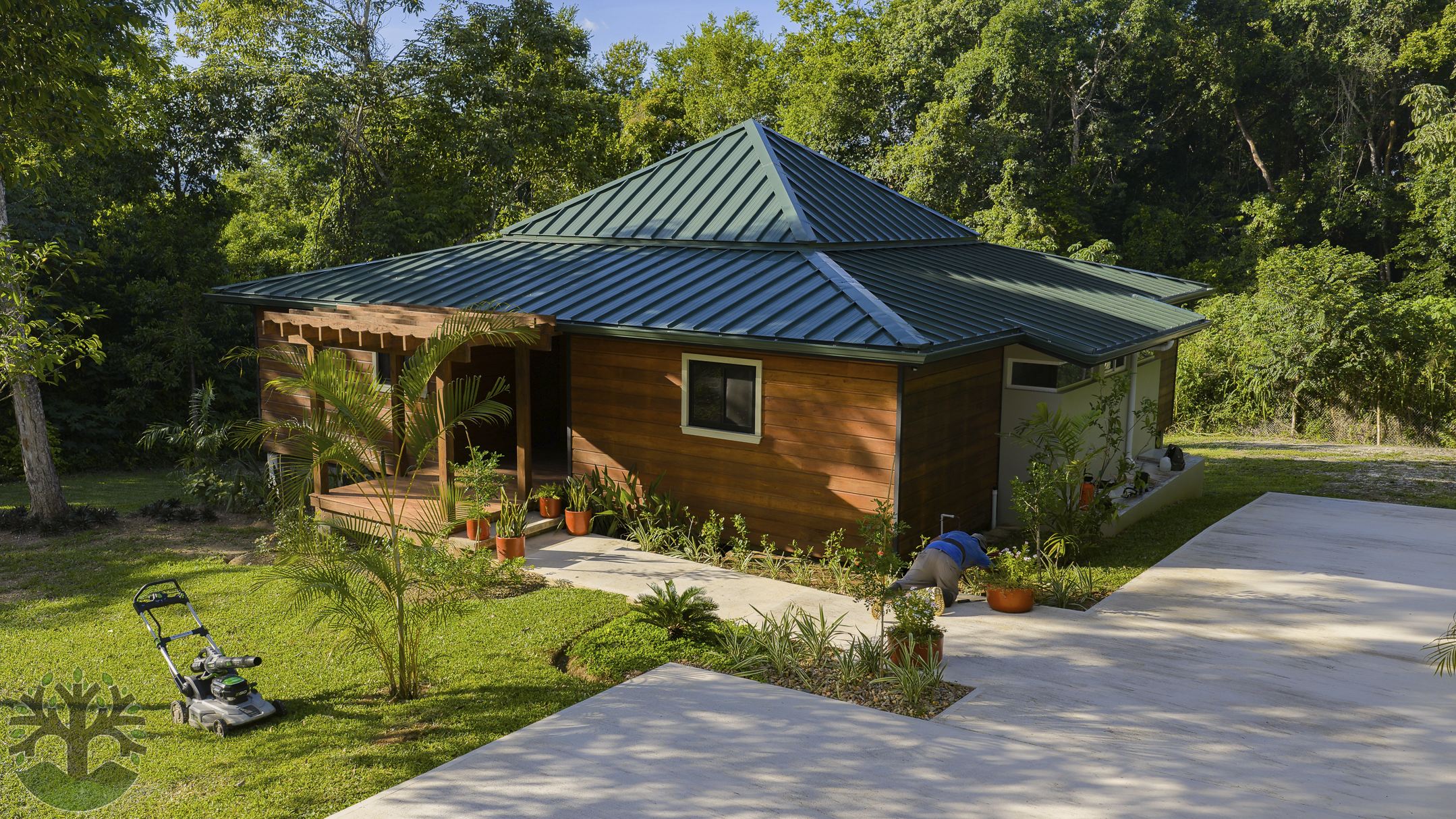 A stunning 2bed/2bath home in a gated community in Cayo!