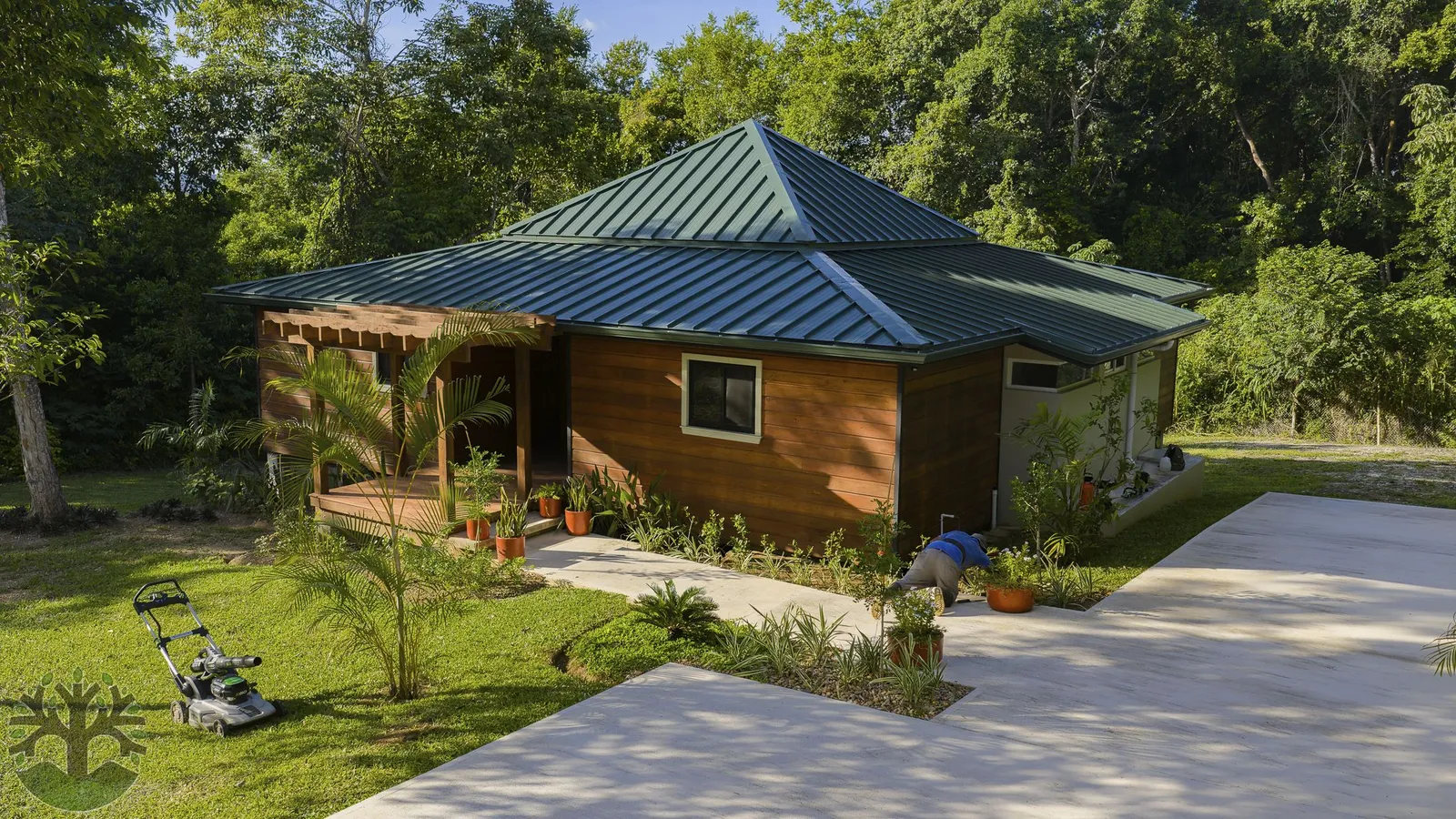 A stunning 2bed/2bath home in a gated community in Cayo!