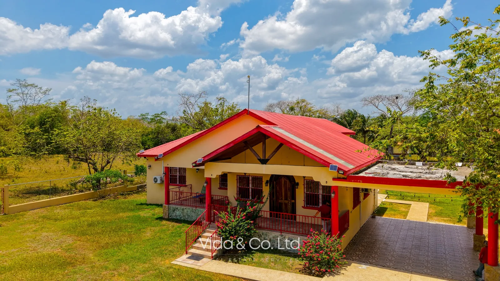 Modern Residential Home for Sale in Cayo Belize – 4-Bed Estate on 1 Acre