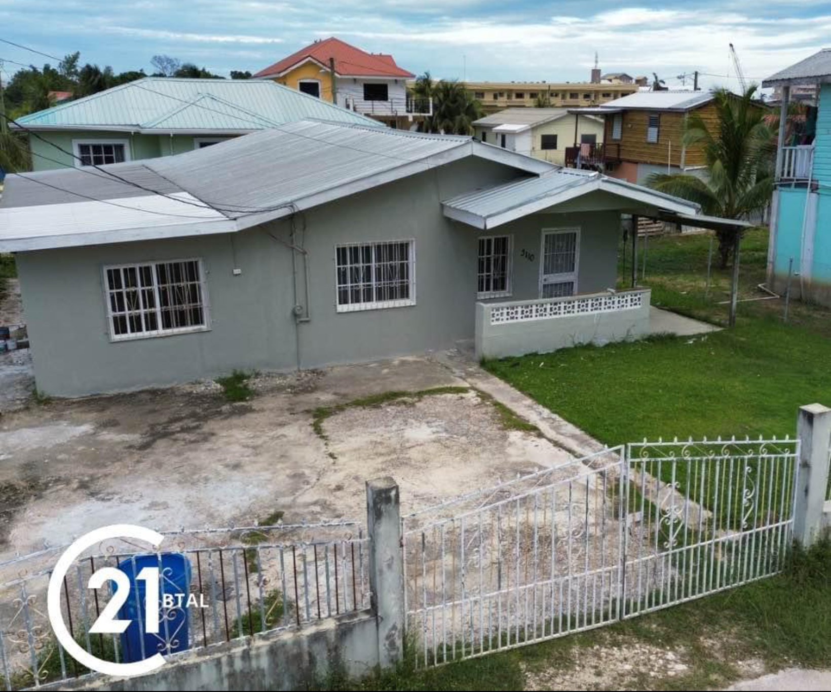 HOUSE FOR SALE IN BELAMA PHASE 3 (on the main road)