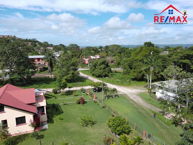 #6004 – A 2 BEDROOM HOUSE WITH POOL AND ADDITIONAL, SEPARATE GUEST BEDROOM IN SAN IGNACIO, CAYO DISTRICT