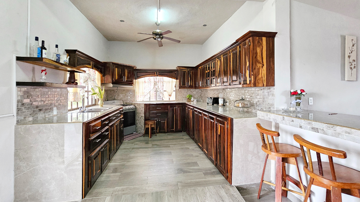Charming 4-Bedroom Home in Orange Walk Town – Your Dream Home Awaits!