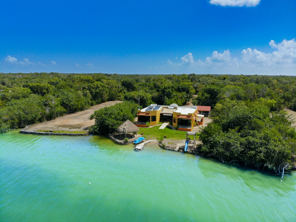 #8029 ‘CASA LAGUNA’ – Impressive Lagoon Front Home, Fully Furnished