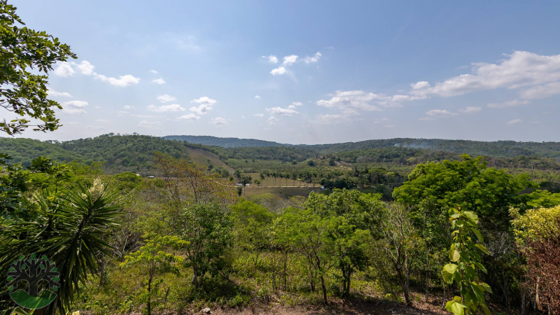 A Gorgeous turnkey property with Panoramic Views!