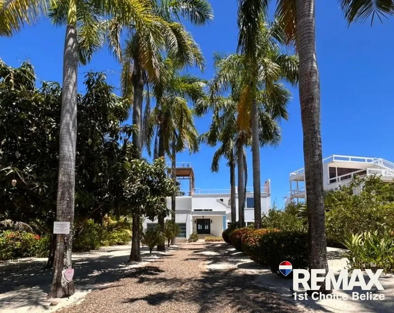 Beach front Mansion on Millionaires row